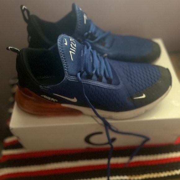 Nike 270 blue and oarnge sneakers slightly used. - Picture 2 of 7